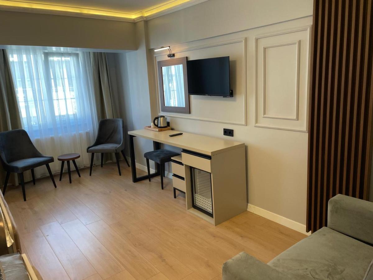 Azra Sultan & 4* Istanbul