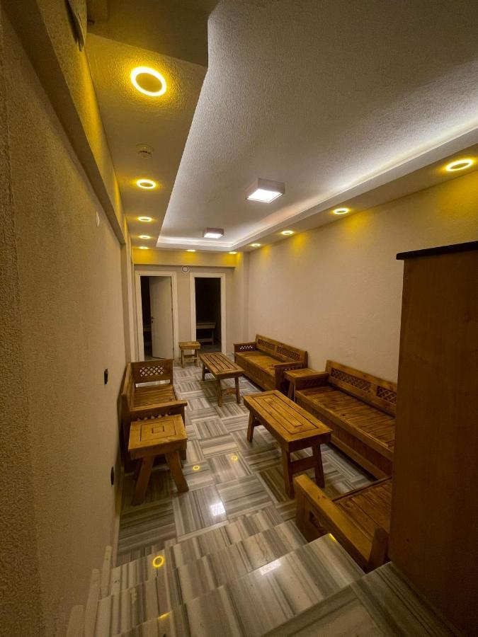 Azra Sultan & 4* Istambul