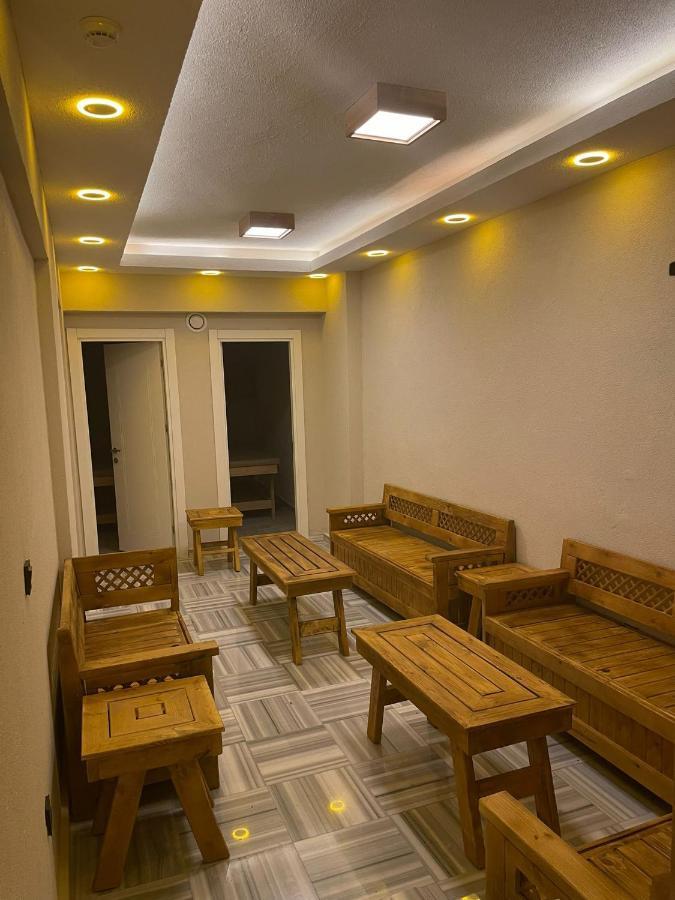Azra Sultan & 4* Istambul